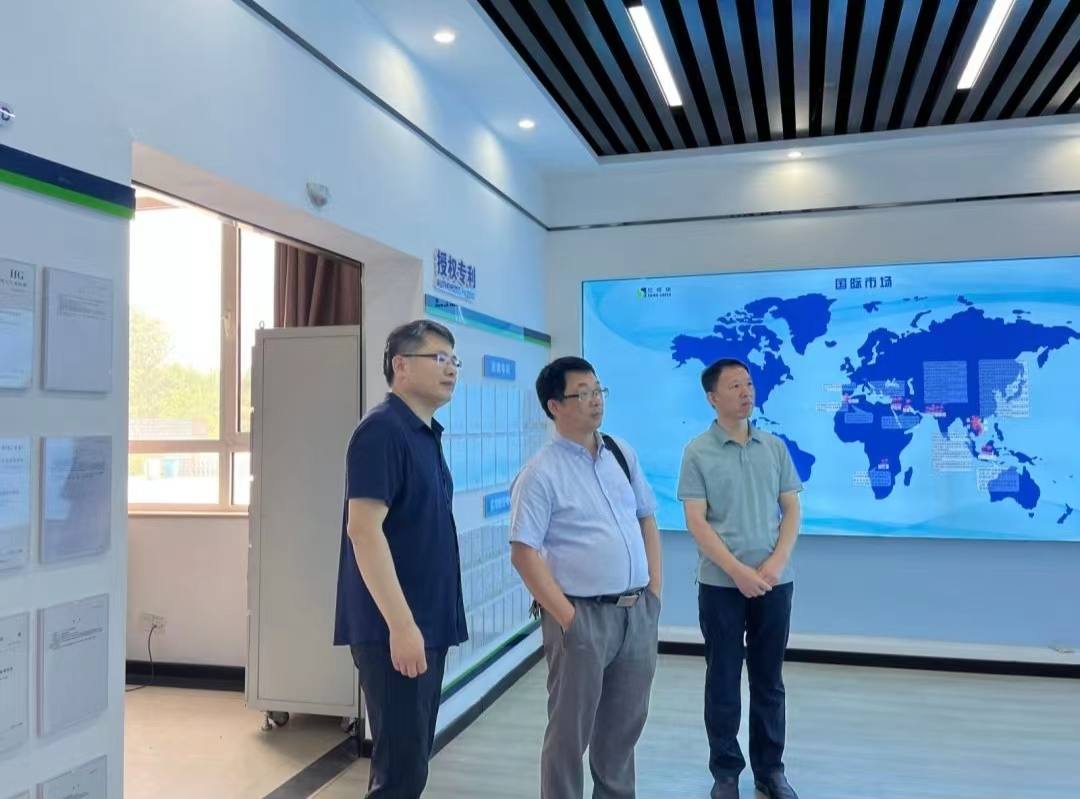 華東理工大學(xué)張樂華、胡碩真教授一行蒞臨我司考察交流